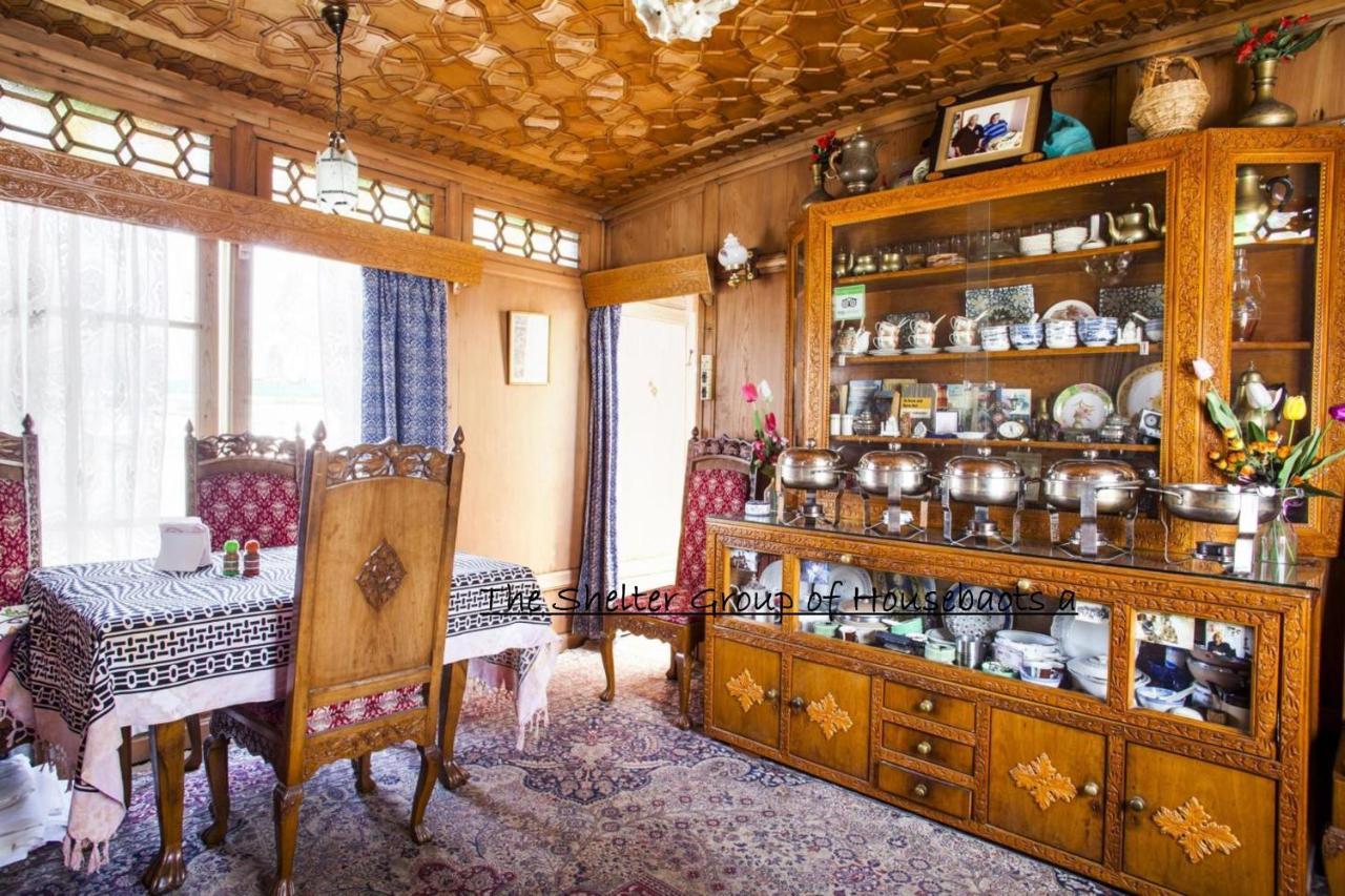 The Shelter Group Of Houseboats & Tour Organiser Srīnagar Extérieur photo