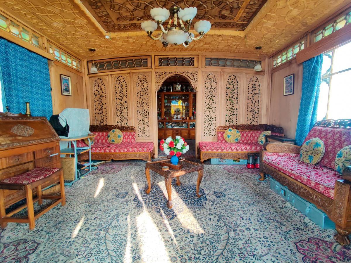 The Shelter Group Of Houseboats & Tour Organiser Srīnagar Extérieur photo